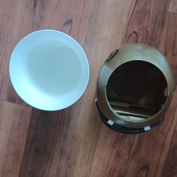 Playmakers Sport Bar & Arcade helmet with plastic cup - Picture 5 of 6